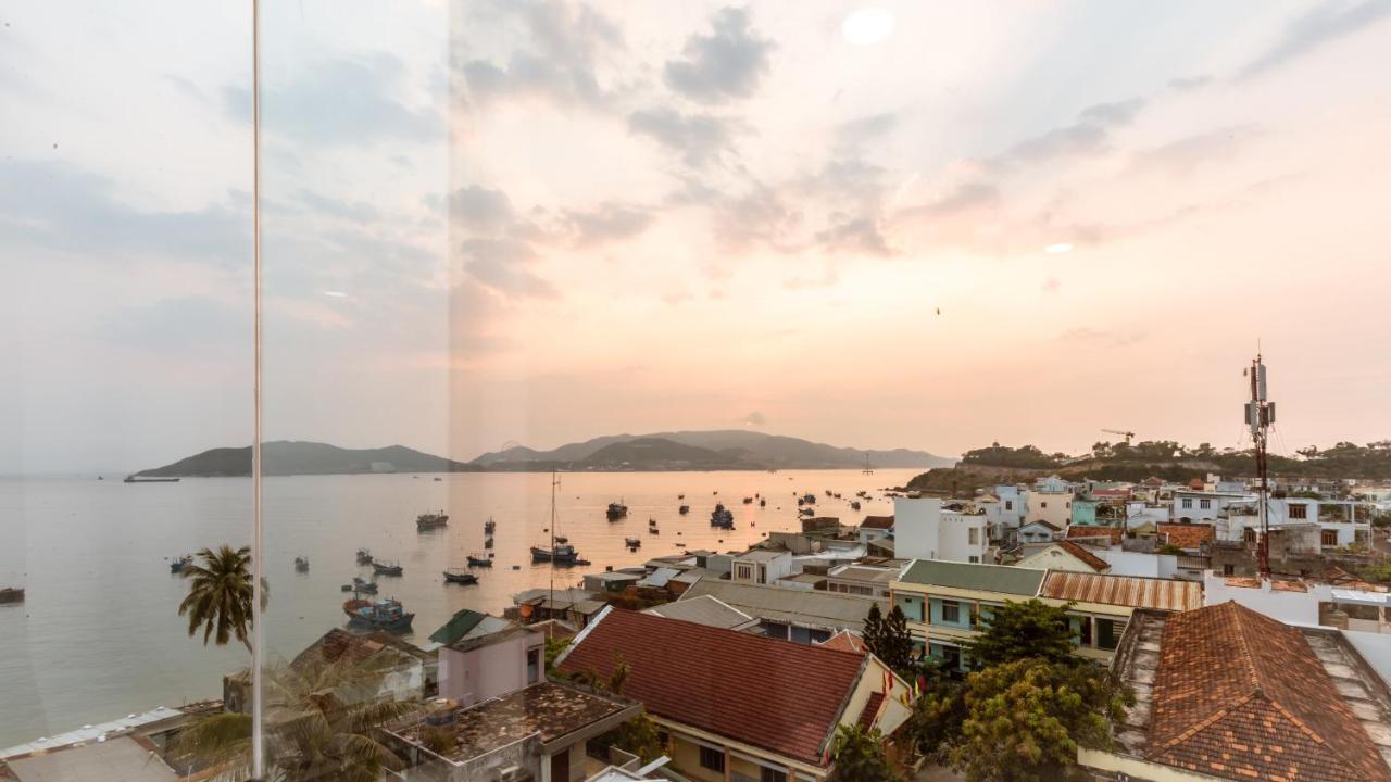Aqua Seaview Hotel Nha Trang Exterior photo